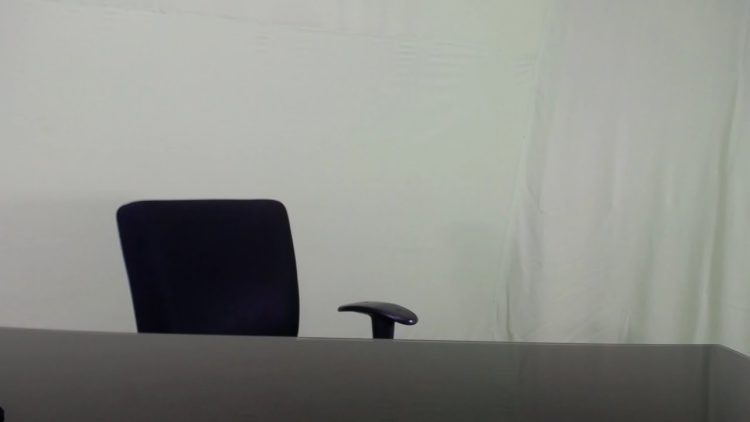 en vivo las interpretaciones de las aleyas del sagrado Coran 25