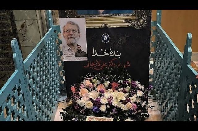 Tumba del mártir, presidente del Consejo de Seguridad de Irán y de su hijo mártir